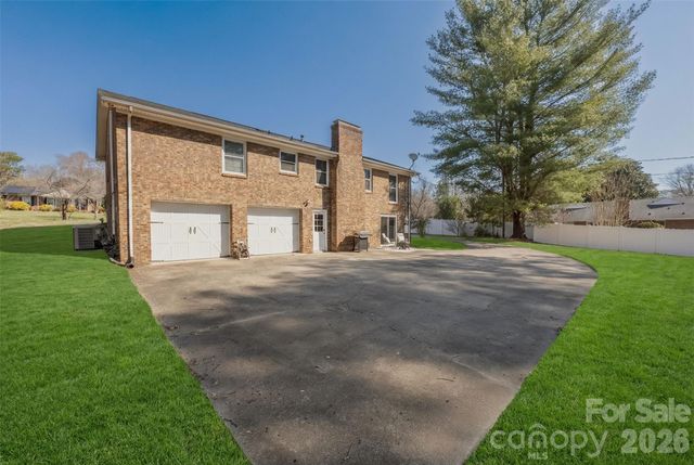 113 Scottsmoor Drive, Charlotte, NC 28214