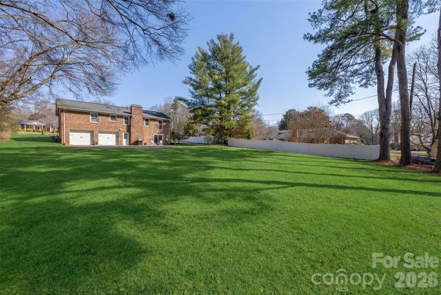 113 Scottsmoor Drive, Charlotte, NC 28214