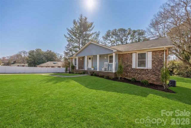 113 Scottsmoor Drive, Charlotte, NC 28214