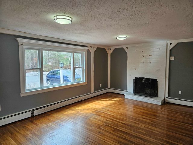 4 Fran Avenue, Plaistow, NH 03865