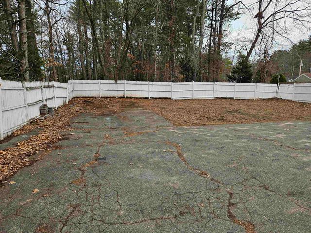 4 Fran Avenue, Plaistow, NH 03865