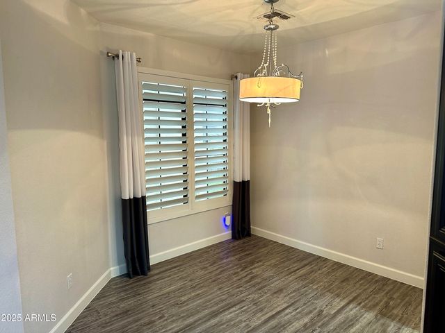 275 E Ashurst Drive, Phoenix, AZ 85048