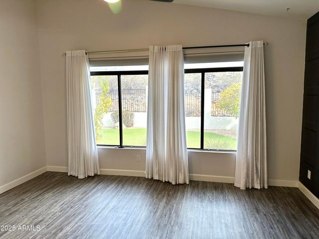 275 E Ashurst Drive, Phoenix, AZ 85048