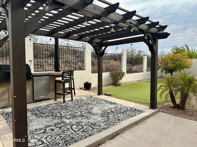 275 E Ashurst Drive, Phoenix, AZ 85048