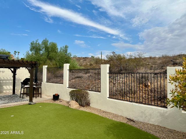 275 E Ashurst Drive, Phoenix, AZ 85048