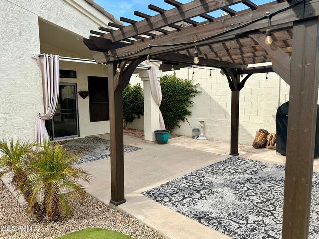 275 E Ashurst Drive, Phoenix, AZ 85048