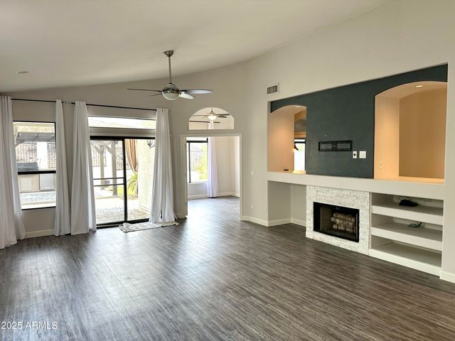 275 E Ashurst Drive, Phoenix, AZ 85048
