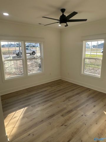 18 Paraiso Creek Drive, Albertville, AL 35950