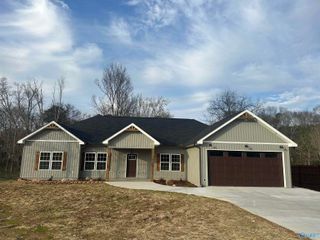 18 Paraiso Creek Drive, Albertville, AL 35950