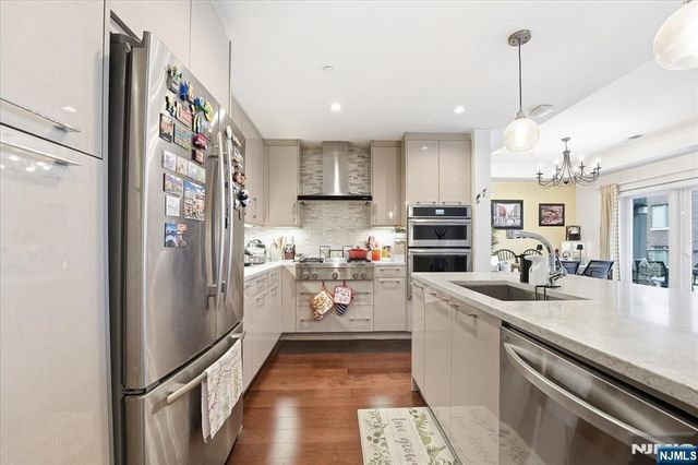 150 Henley Place 210, Weehawken, NJ 07086
