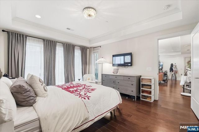 150 Henley Place 210, Weehawken, NJ 07086