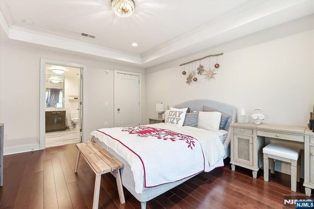150 Henley Place 210, Weehawken, NJ 07086