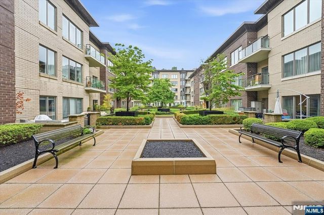 150 Henley Place 210, Weehawken, NJ 07086