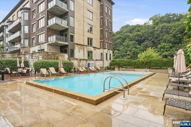 150 Henley Place 210, Weehawken, NJ 07086