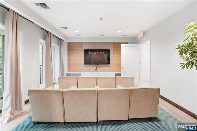 150 Henley Place 210, Weehawken, NJ 07086