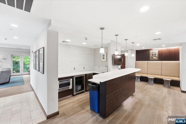 150 Henley Place 210, Weehawken, NJ 07086