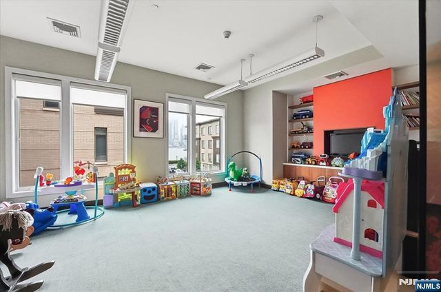 150 Henley Place 210, Weehawken, NJ 07086