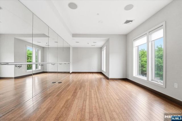 150 Henley Place 210, Weehawken, NJ 07086
