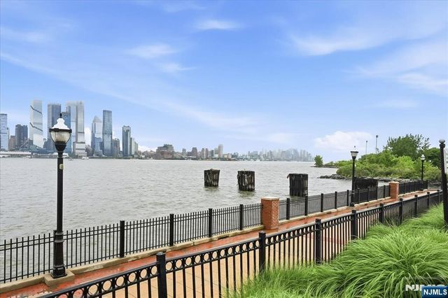 150 Henley Place 210, Weehawken, NJ 07086