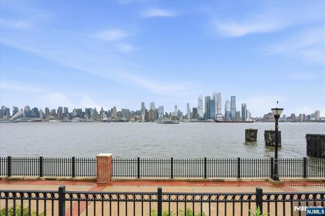 150 Henley Place 210, Weehawken, NJ 07086