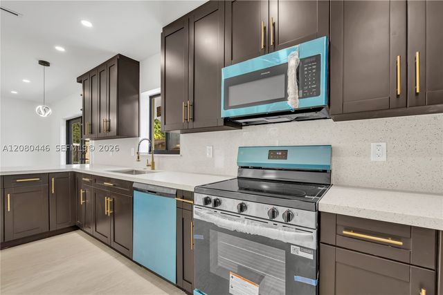 6235 SW 24th St, Miami, FL 33147