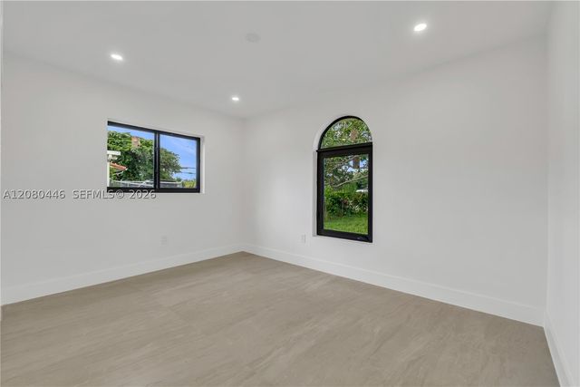 6235 SW 24th St, Miami, FL 33147