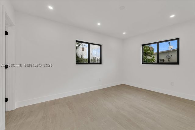 6235 SW 24th St, Miami, FL 33147