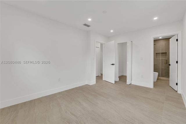 6235 SW 24th St, Miami, FL 33147