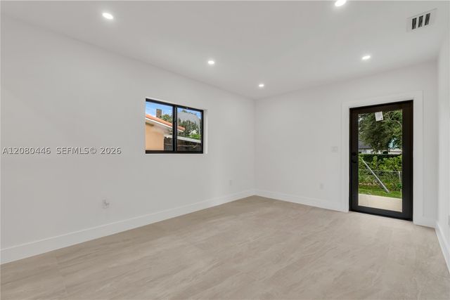 6235 SW 24th St, Miami, FL 33147