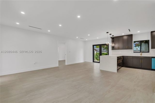 6235 SW 24th St, Miami, FL 33147