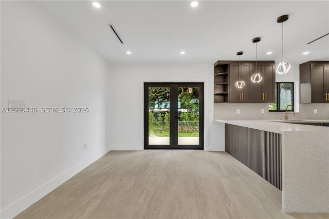 6235 SW 24th St, Miami, FL 33147
