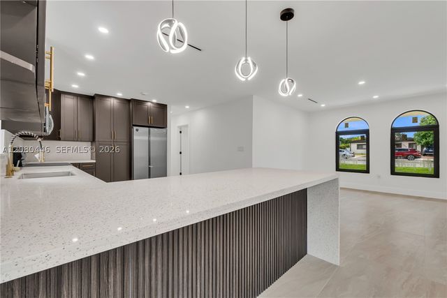 6235 SW 24th St, Miami, FL 33147