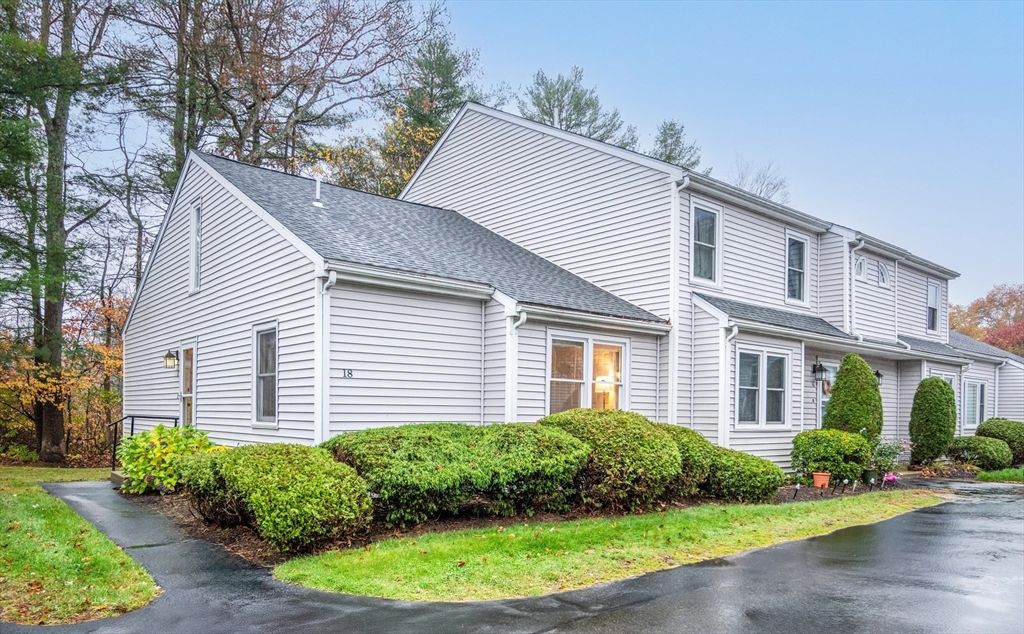 18 Prudence Crandall Ln 18, Easton, MA 02356