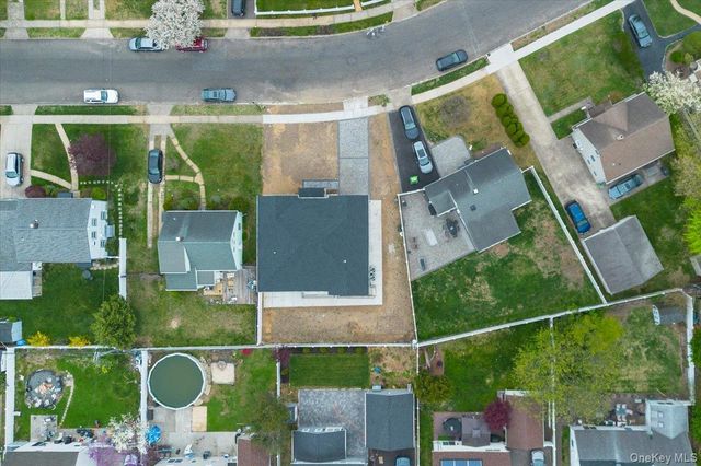 62 Haven Lane, Levittown, NY 11756