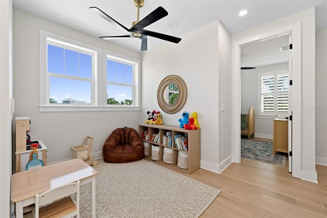 1811 BAYOU GRANDE BOULEVARD NE, St Petersburg, FL 33703