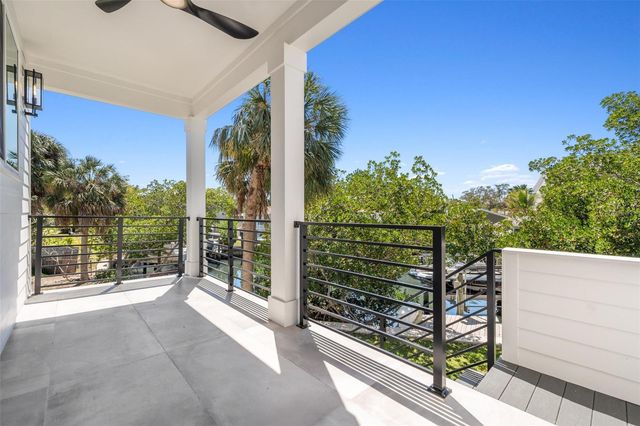 1811 BAYOU GRANDE BOULEVARD NE, St Petersburg, FL 33703