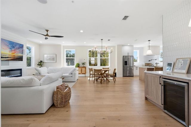 1811 BAYOU GRANDE BOULEVARD NE, St Petersburg, FL 33703