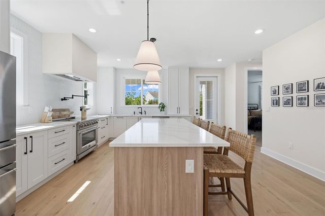 1811 BAYOU GRANDE BOULEVARD NE, St Petersburg, FL 33703