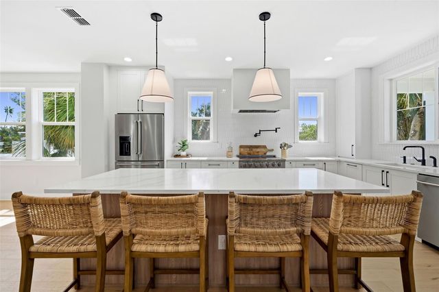 1811 BAYOU GRANDE BOULEVARD NE, St Petersburg, FL 33703