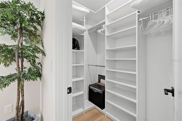 1811 BAYOU GRANDE BOULEVARD NE, St Petersburg, FL 33703