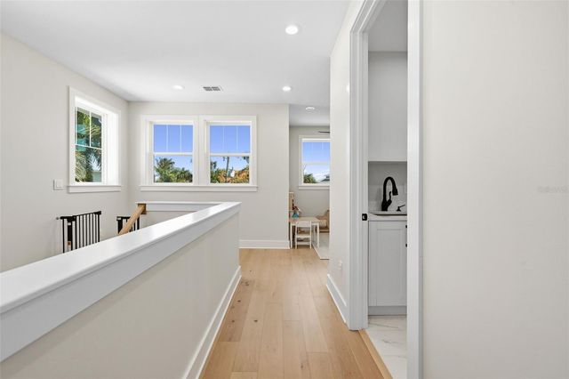 1811 BAYOU GRANDE BOULEVARD NE, St Petersburg, FL 33703