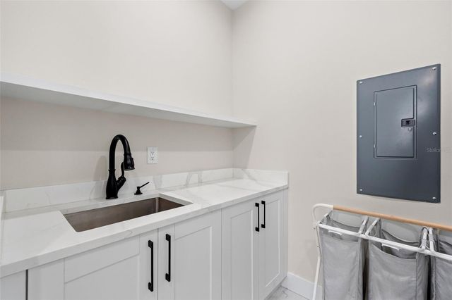 1811 BAYOU GRANDE BOULEVARD NE, St Petersburg, FL 33703