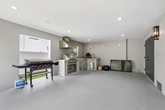 1811 BAYOU GRANDE BOULEVARD NE, St Petersburg, FL 33703