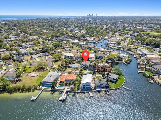 1811 BAYOU GRANDE BOULEVARD NE, St Petersburg, FL 33703