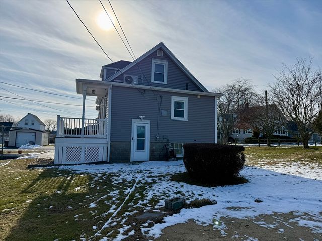 69 Norton St, Dartmouth, MA 02748