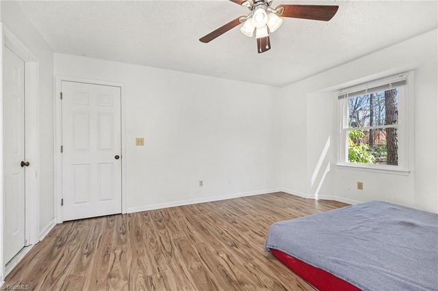 2326 W Vandalia Road B, Greensboro, NC 27407