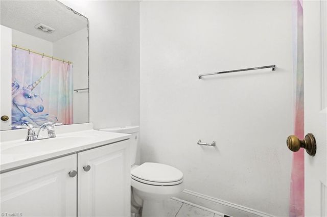 2326 W Vandalia Road B, Greensboro, NC 27407