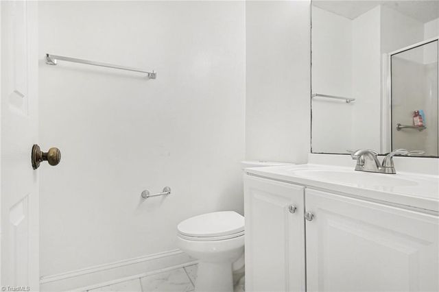 2326 W Vandalia Road B, Greensboro, NC 27407