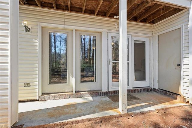 2326 W Vandalia Road B, Greensboro, NC 27407