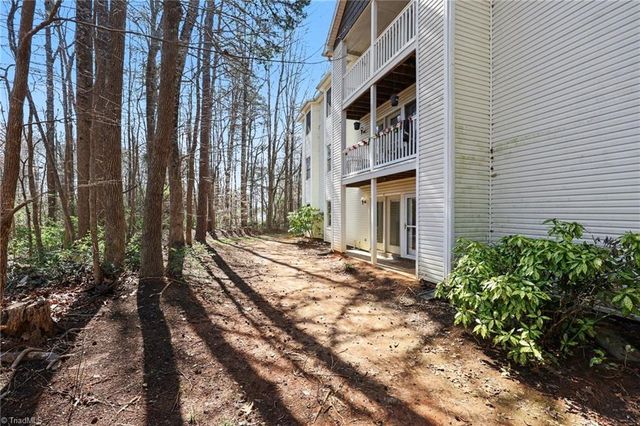 2326 W Vandalia Road B, Greensboro, NC 27407